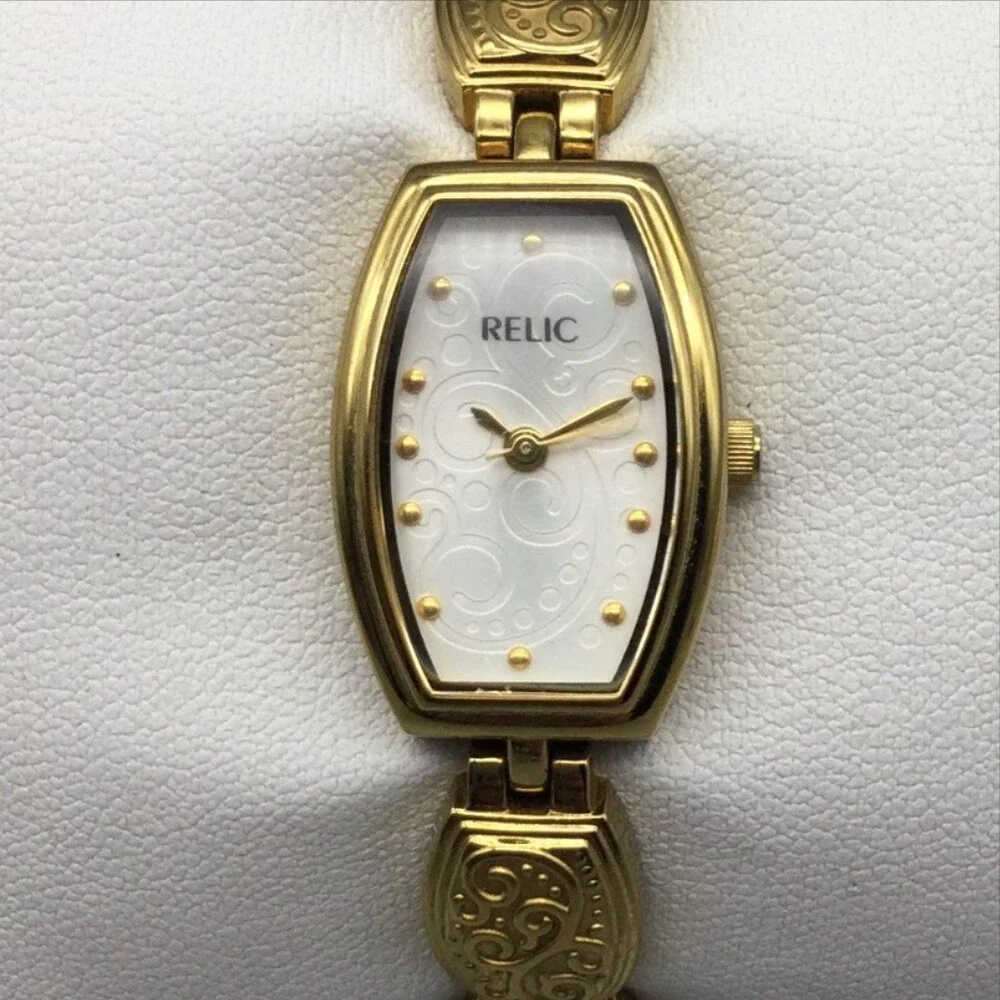 Relic Womens Watch 17mm Gold Tone Dress Bracelet ZR33590 New Battery 5.75